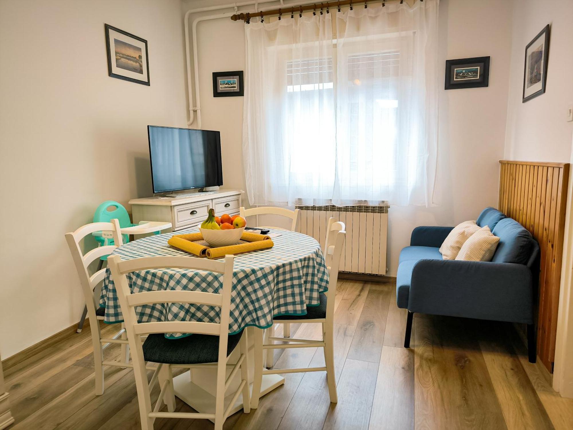 Apartman Valerija ウマグ エクステリア 写真